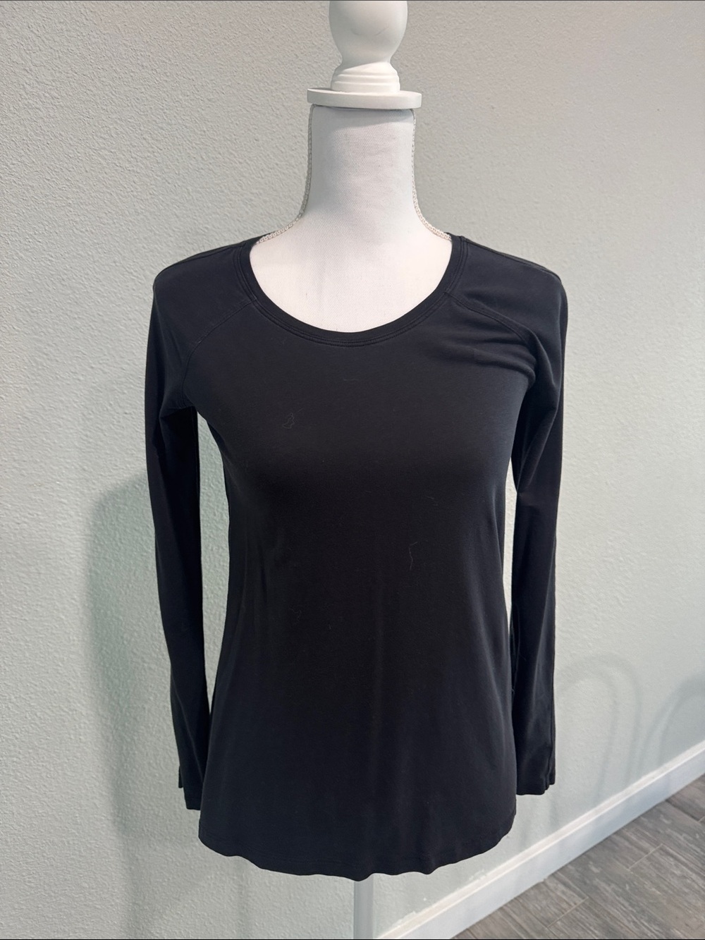 lululemon athletica Black Long Sleeve Scoop Neck Top